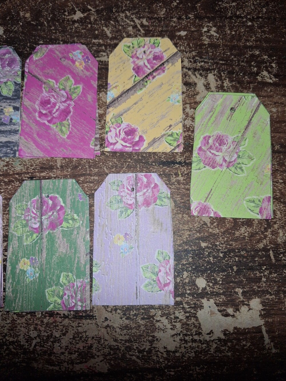 Distressed Wood And Roses Pattern Tags - Picture 3 of 3